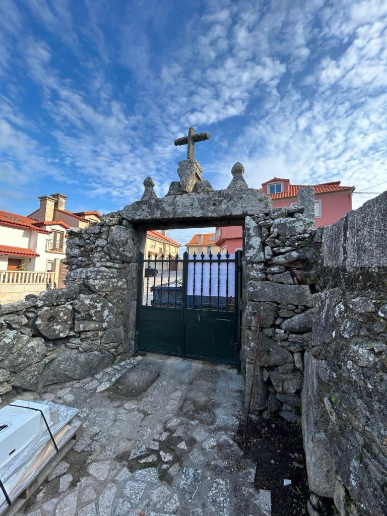 Um Desafio de Séculos: A Remodelação do Convento em La Guardia para ser uma casa.